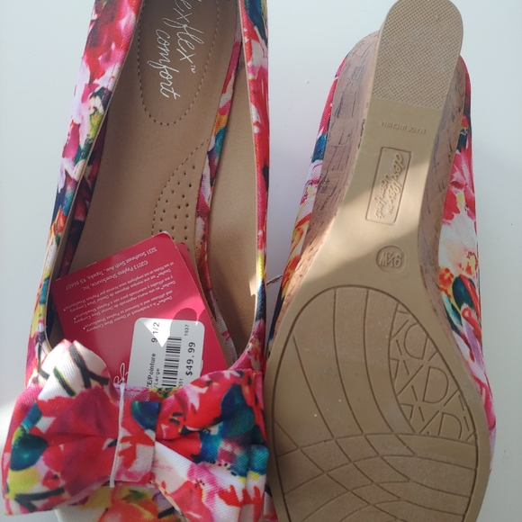Dexflex Comfort wedges open toe floral pattern from Dexter Shoes, BNWT - Picture 5 of 6